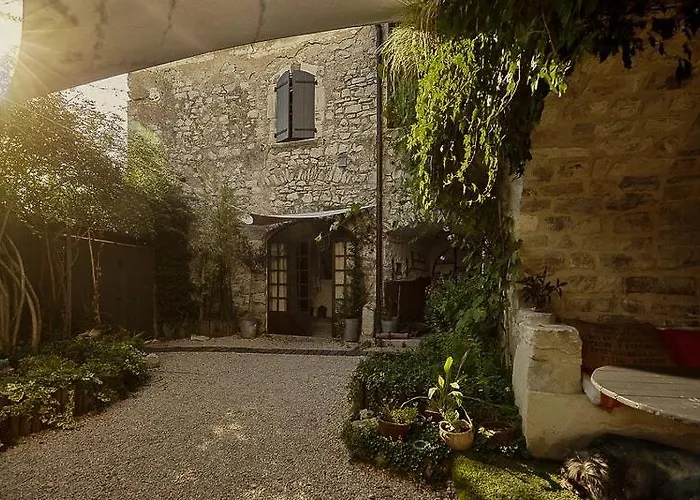 Charming In The Heart Of Feriehus Fons-sur-Lussan