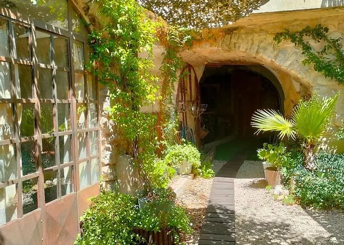 Charming In The Heart Of Feriehus Fons-sur-Lussan